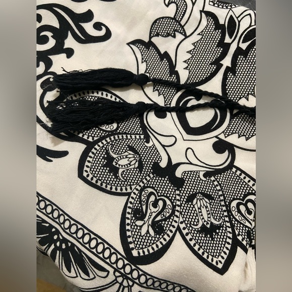 Flying Tomato black and cream patterned pants - Picture 6 of 6